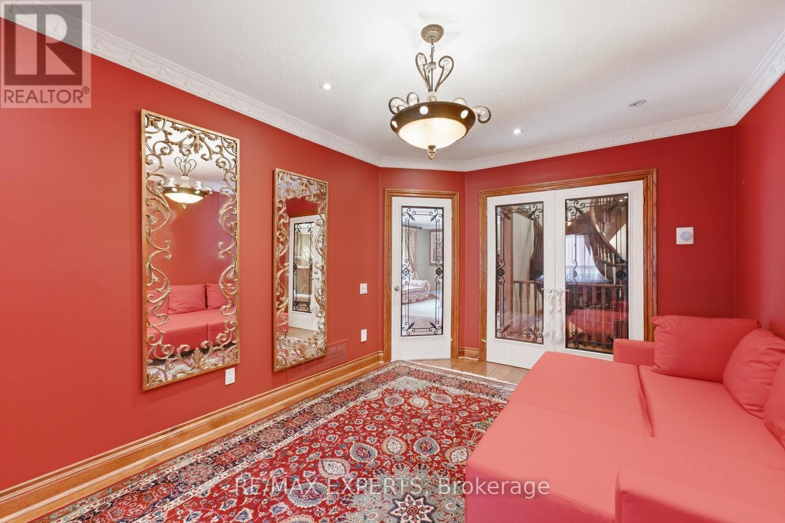 215 VELMAR DRIVE - Image 18