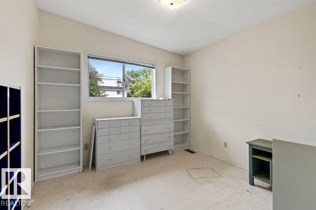 11408 53 AV NW - 15