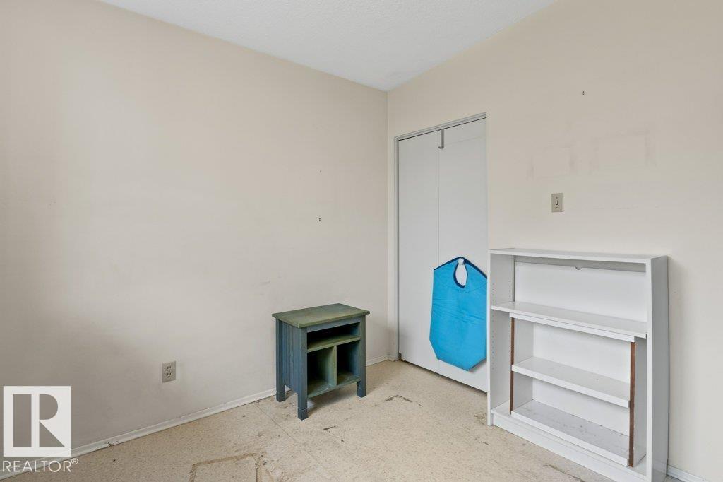 11408 53 AV NW - 16