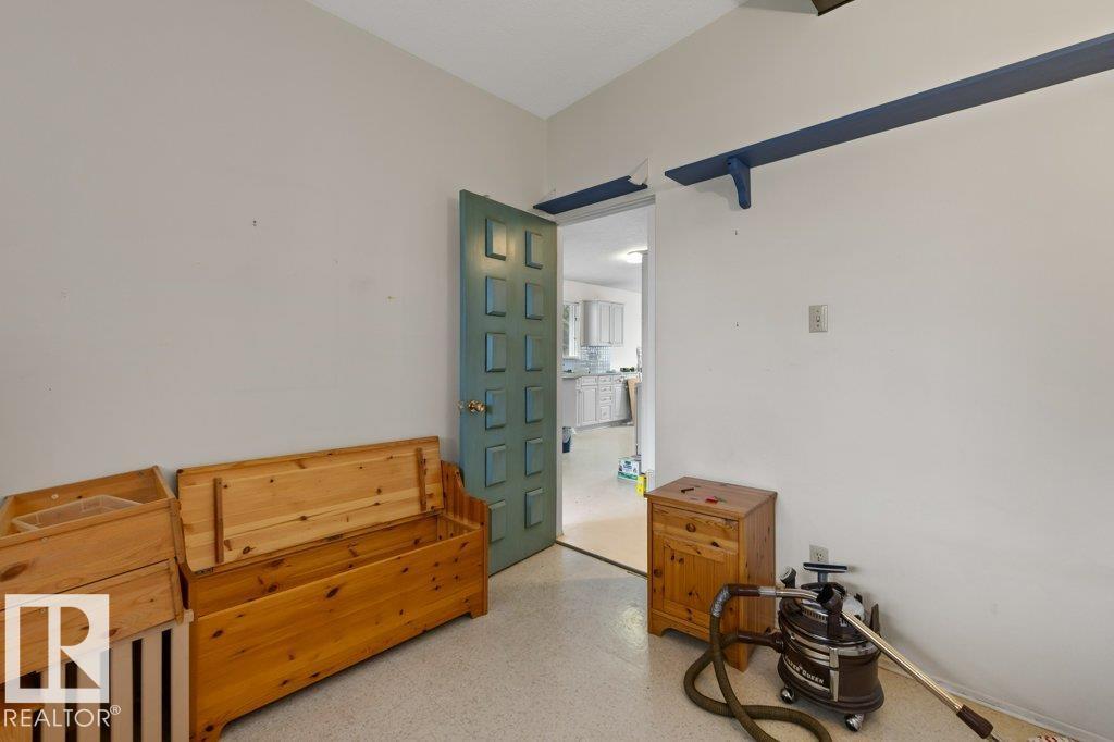11408 53 AV NW - 17