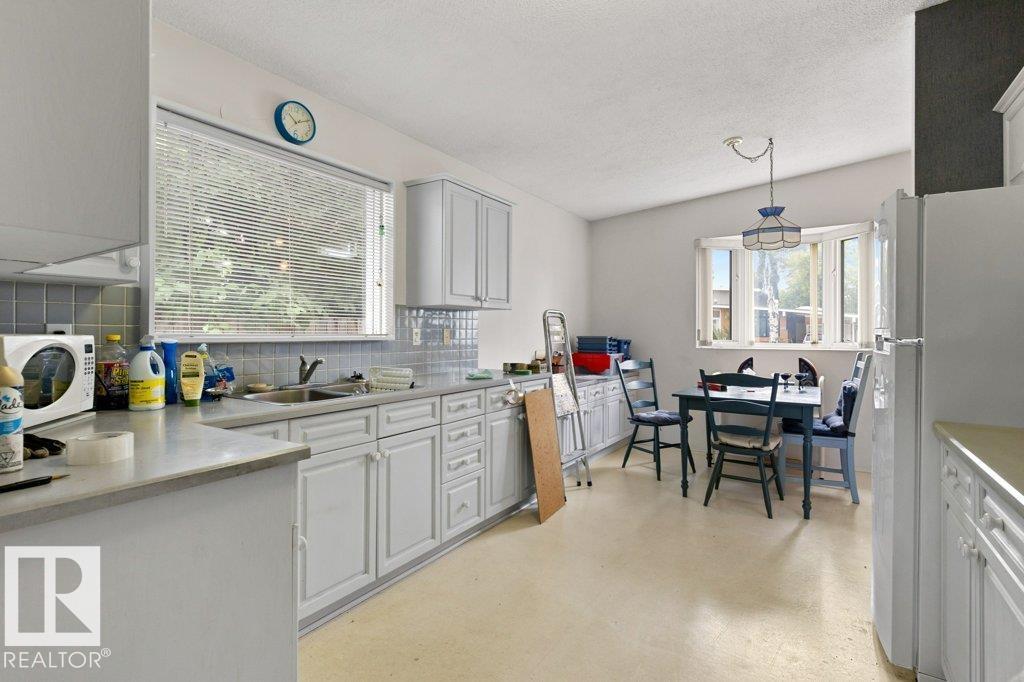 11408 53 AV NW - 19