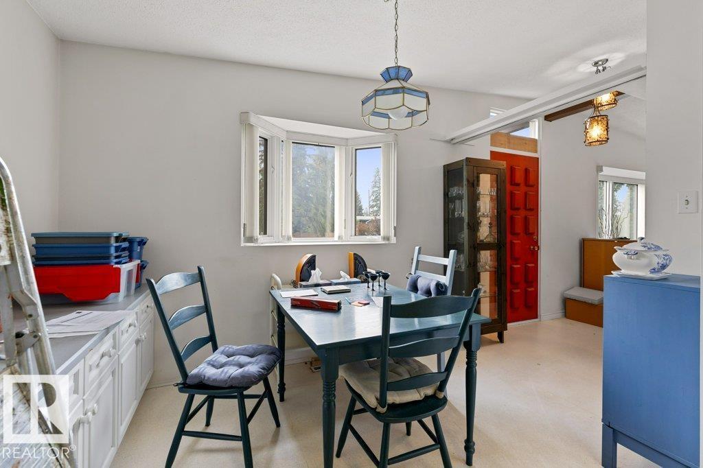 11408 53 AV NW - 21