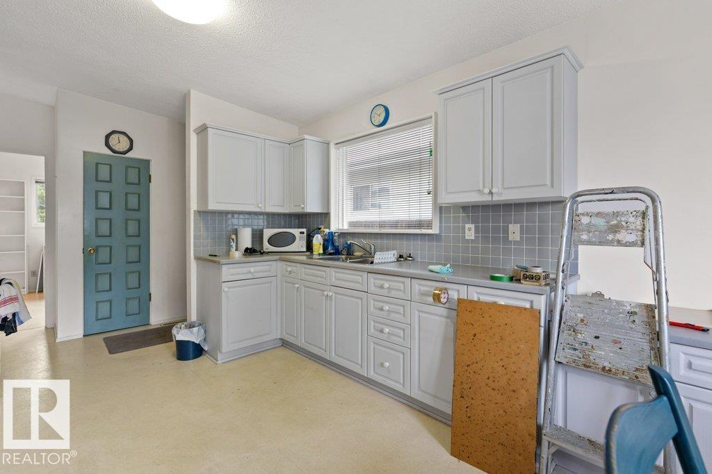 11408 53 AV NW - 23