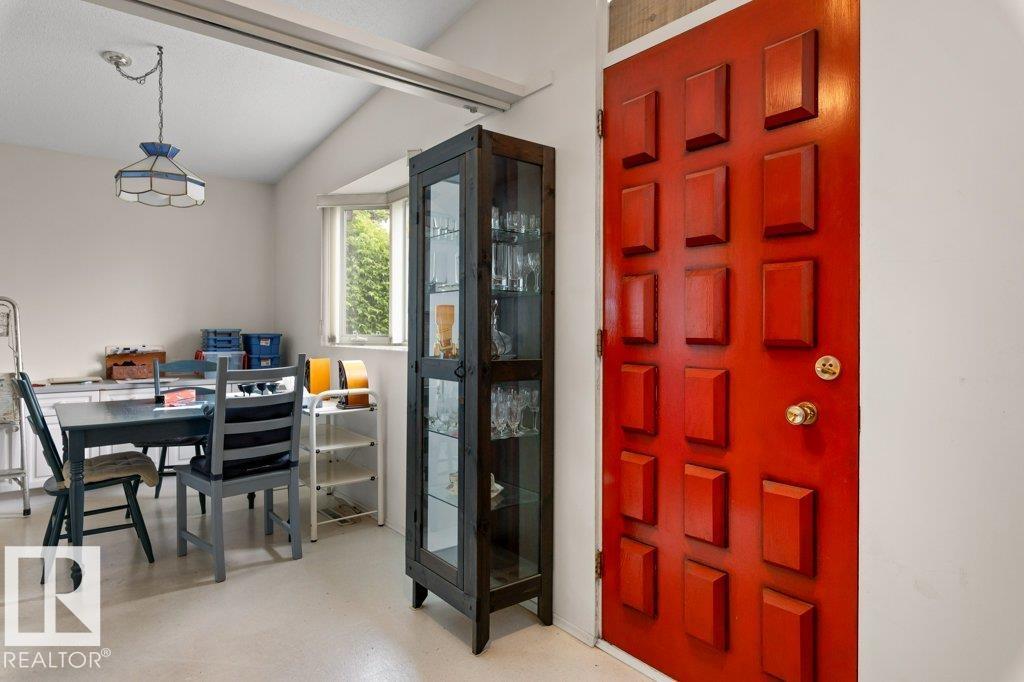 11408 53 AV NW - 8