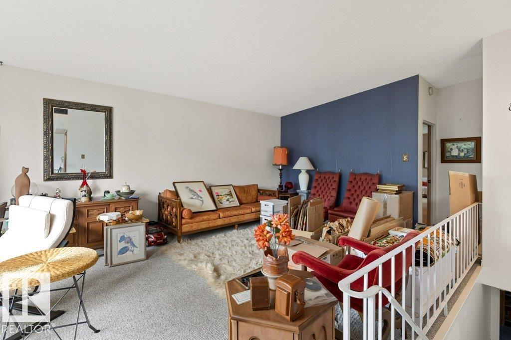 11408 53 AV NW - 9