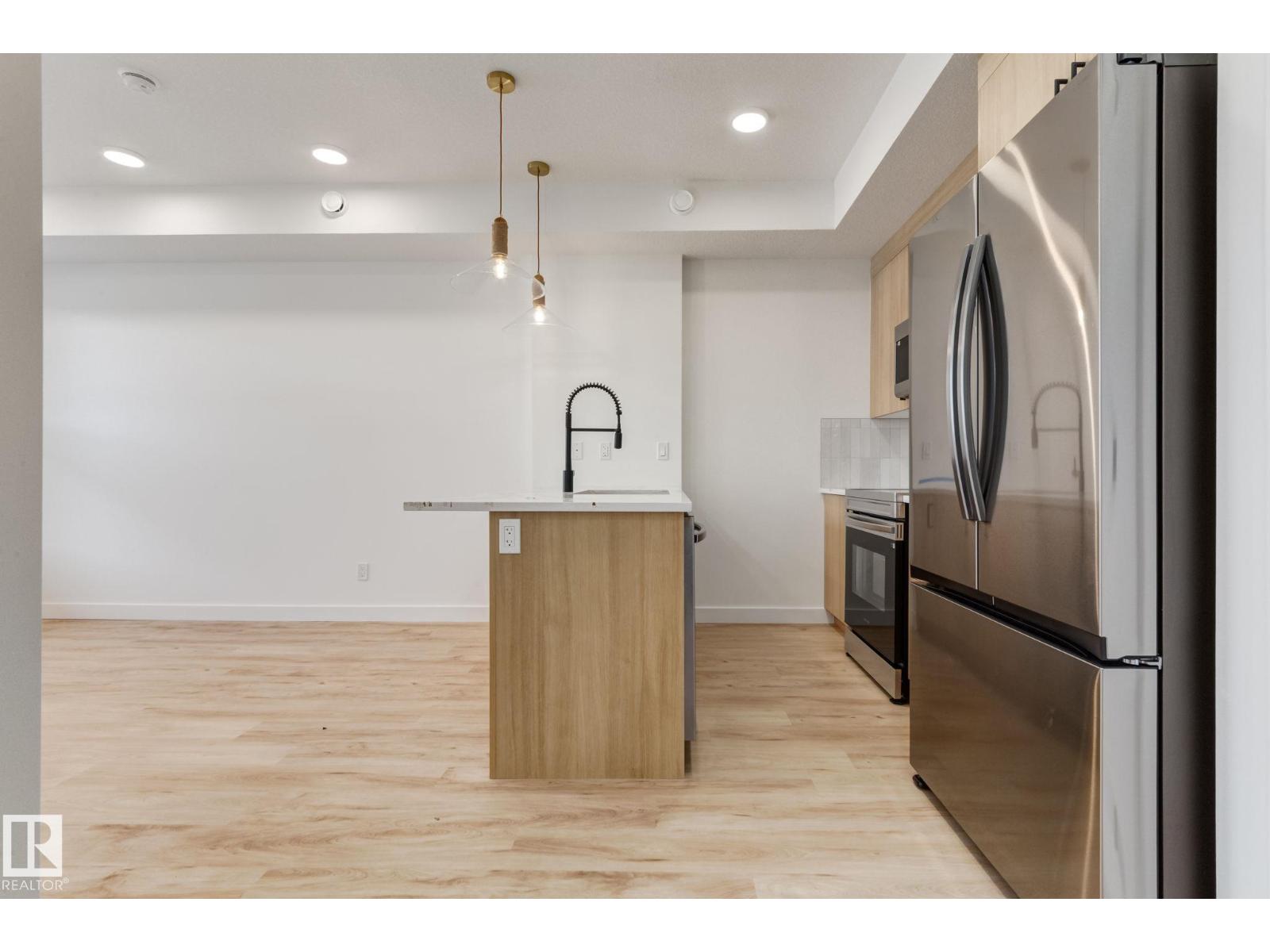 #1 16231 19 AV SW - 16