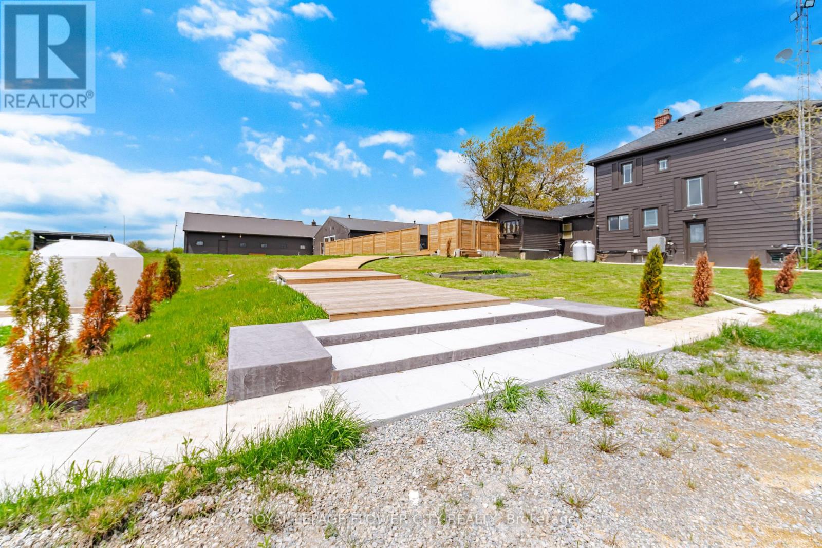 2483 BURNHAMTHORPE ROAD - 20