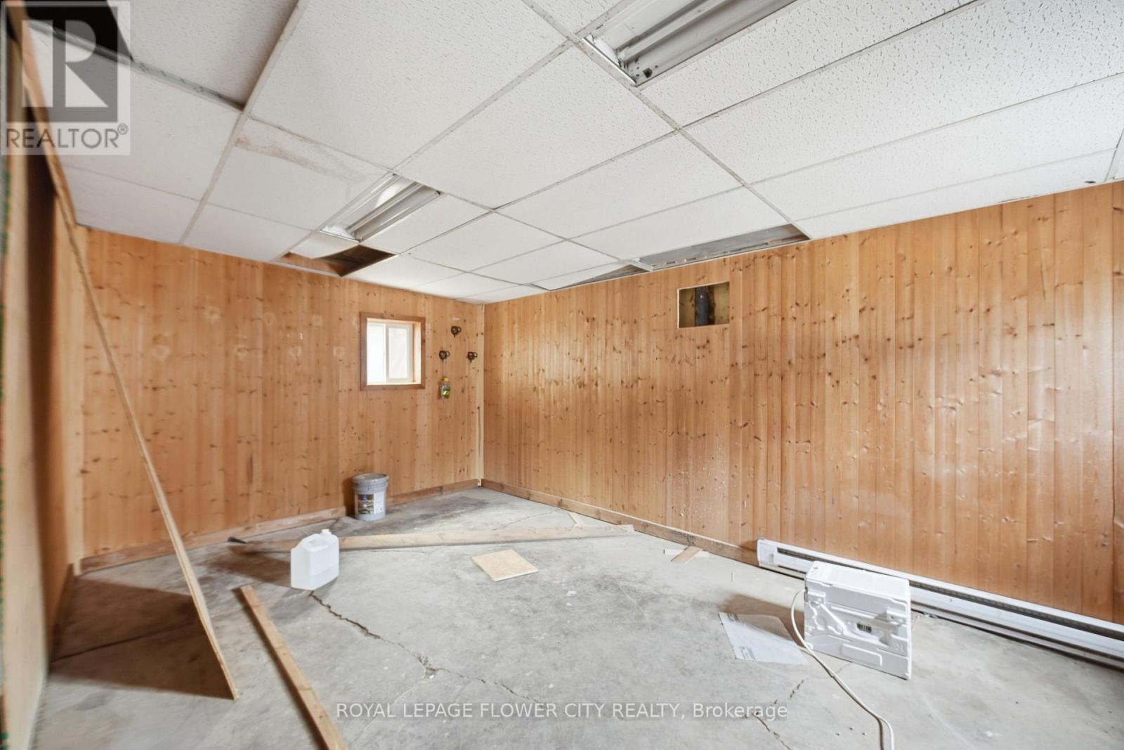 2483 BURNHAMTHORPE ROAD - 34