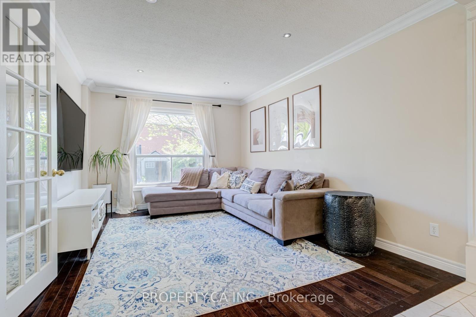 32 MCKINNON AVENUE - 12
