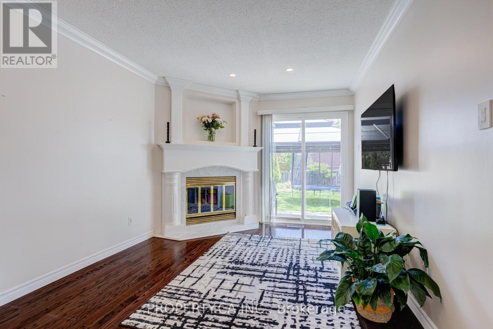 32 MCKINNON AVENUE - 15