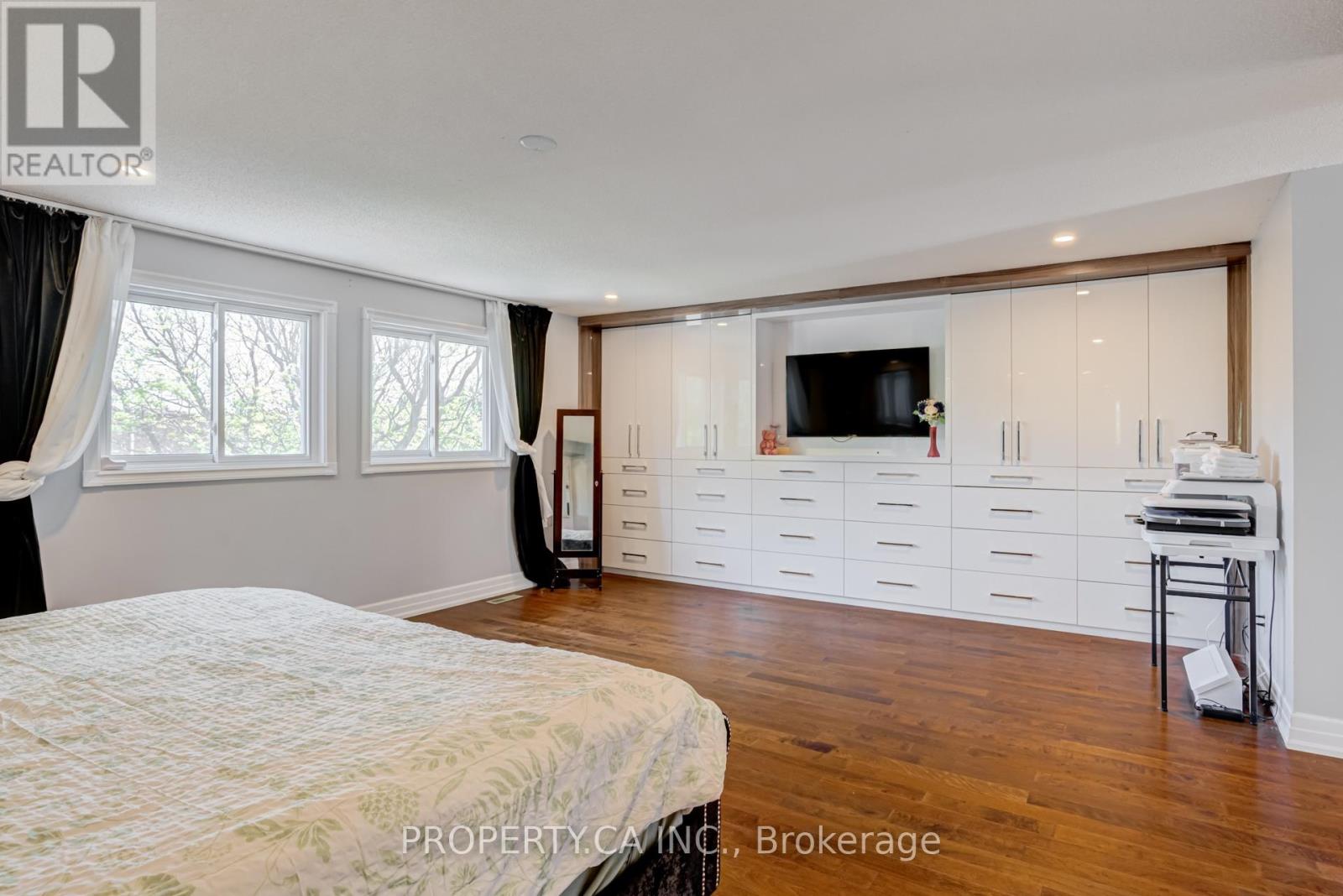 32 MCKINNON AVENUE - 23