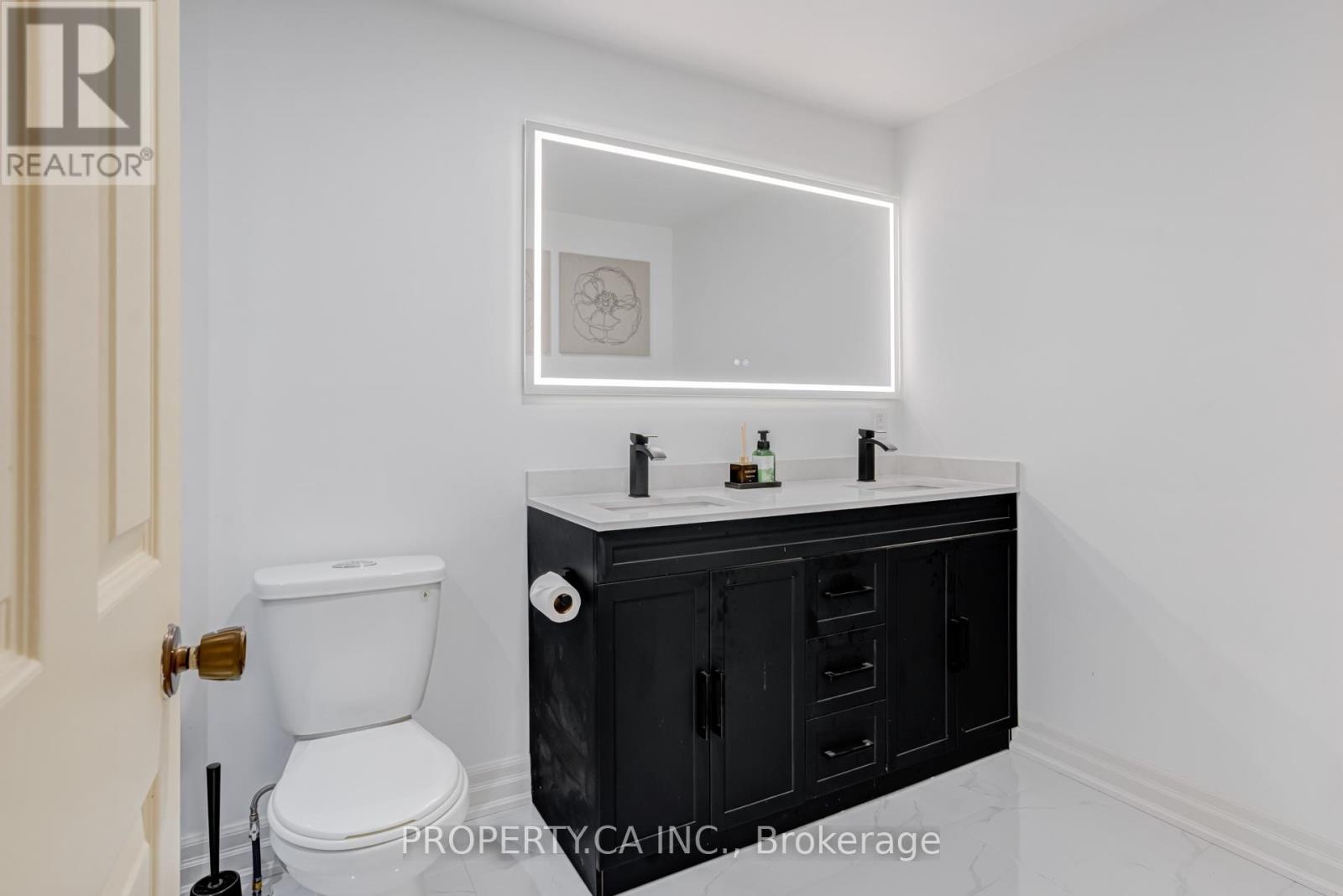 32 MCKINNON AVENUE - 24