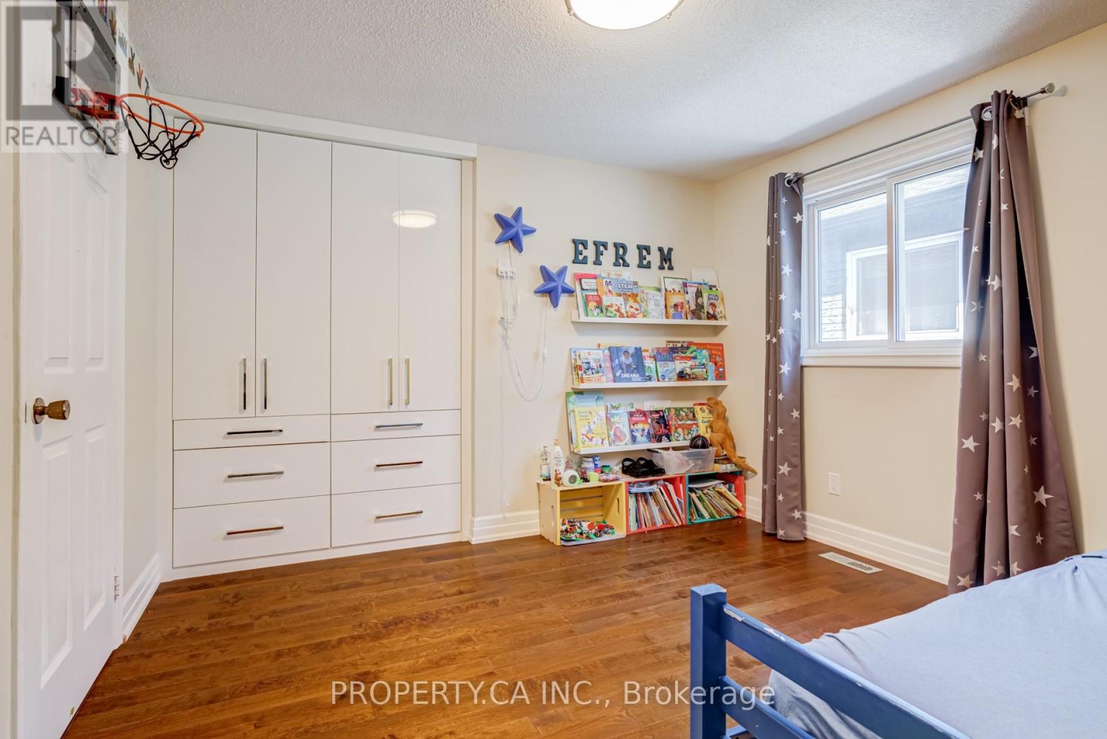 32 MCKINNON AVENUE - 33
