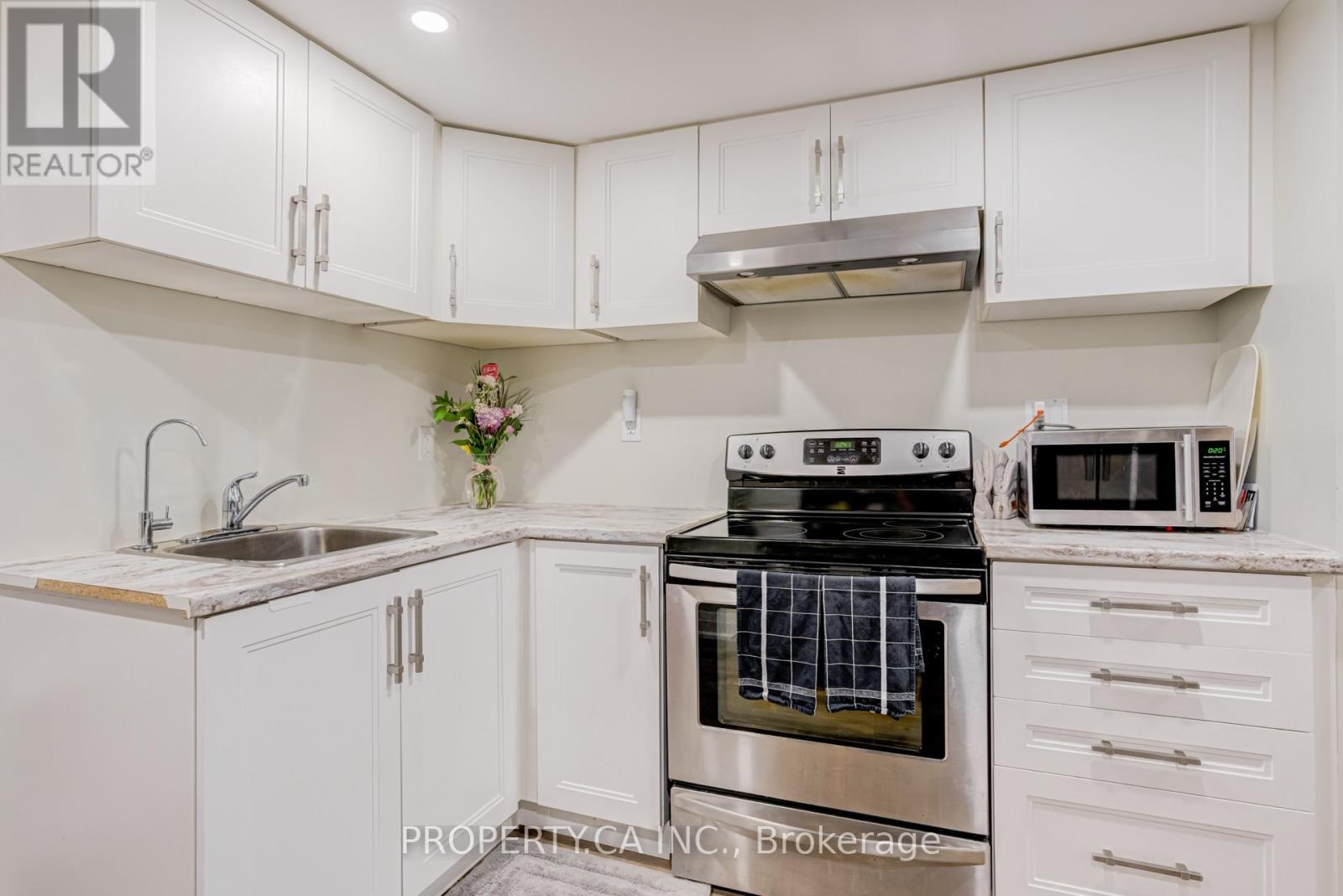 32 MCKINNON AVENUE - 39