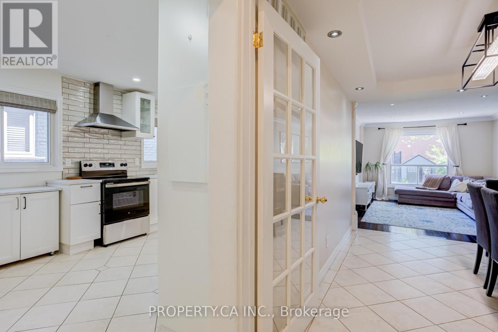 32 MCKINNON AVENUE - 4