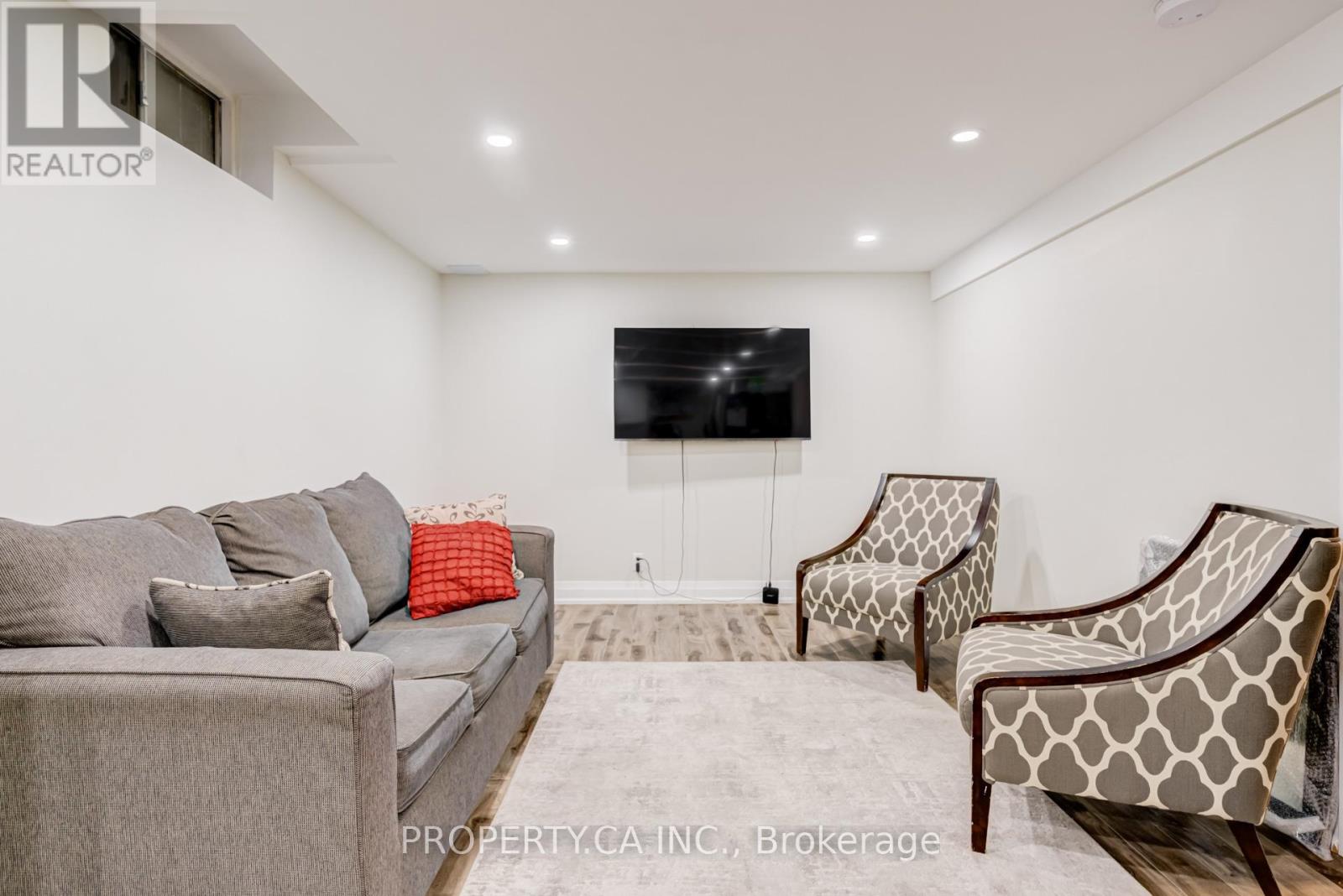 32 MCKINNON AVENUE - 41