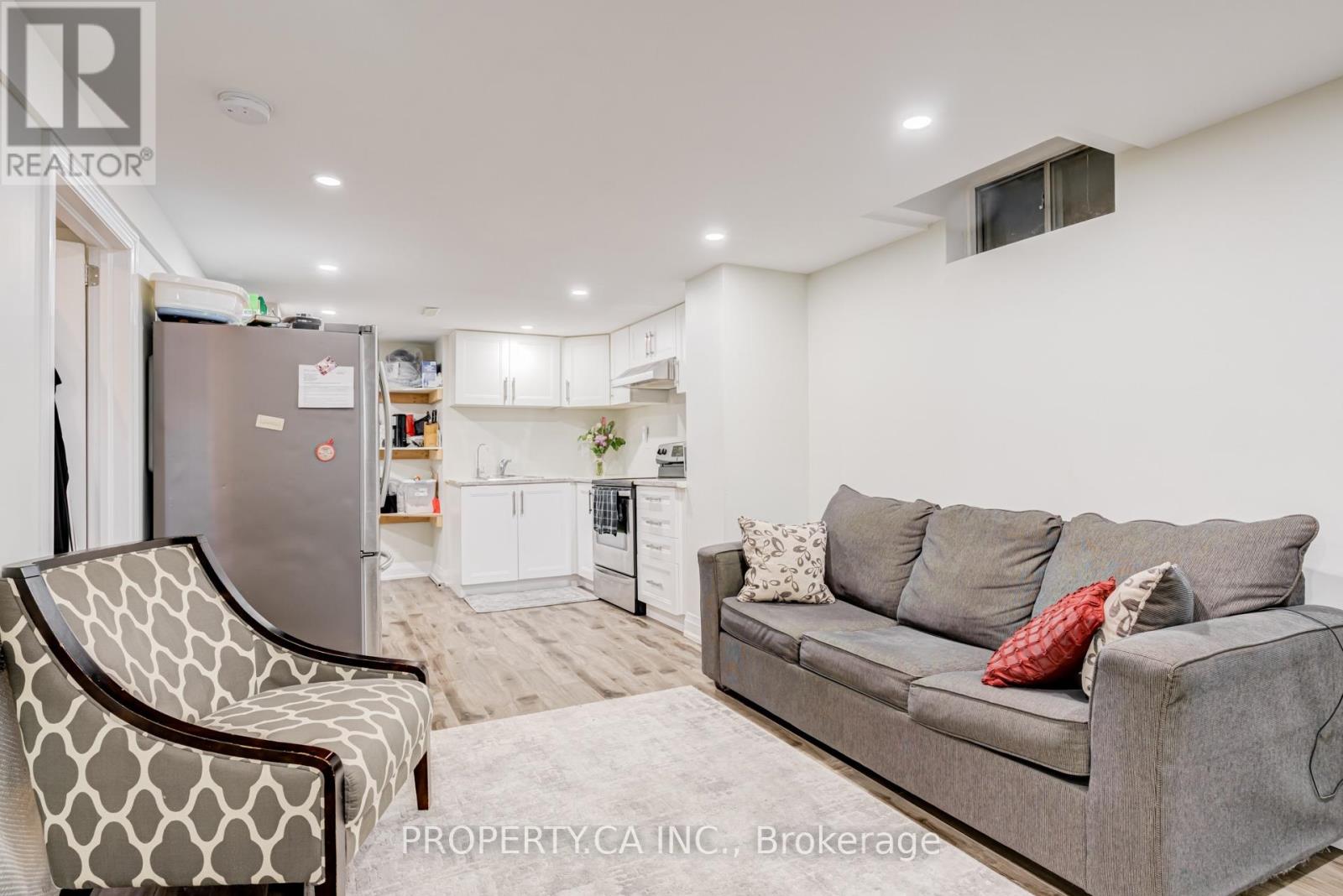 32 MCKINNON AVENUE - 42