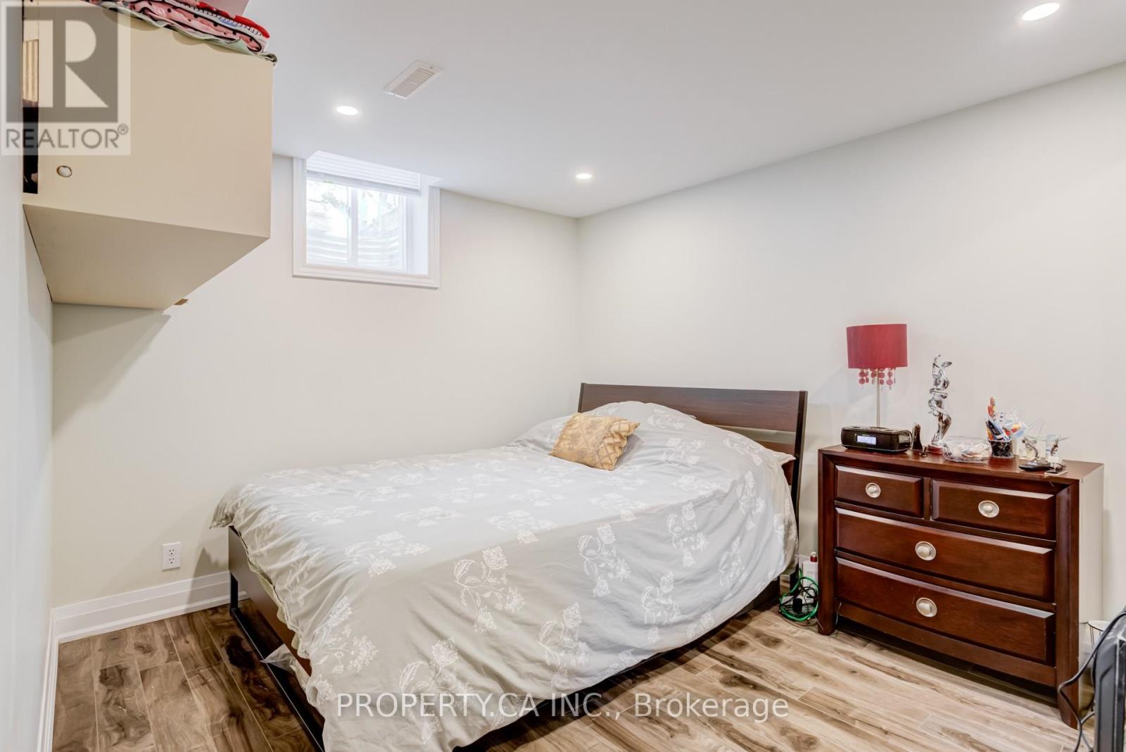 32 MCKINNON AVENUE - 43
