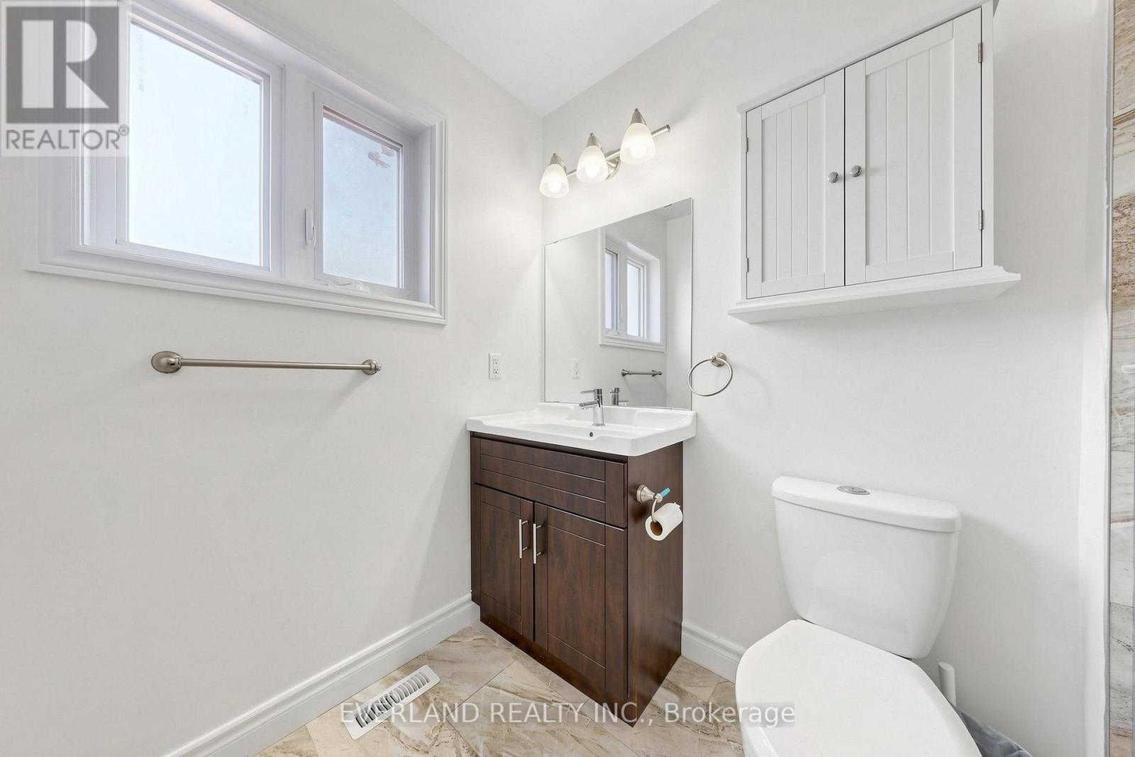 5588 HIGHBANK ROAD - 11