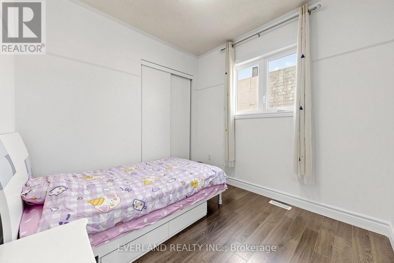 5588 HIGHBANK ROAD - 13