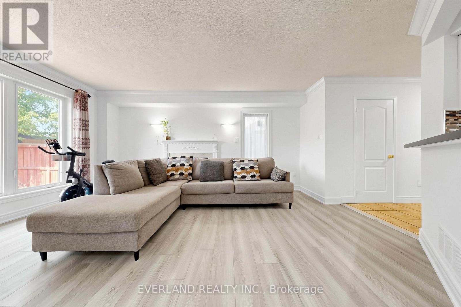 5588 HIGHBANK ROAD - 4