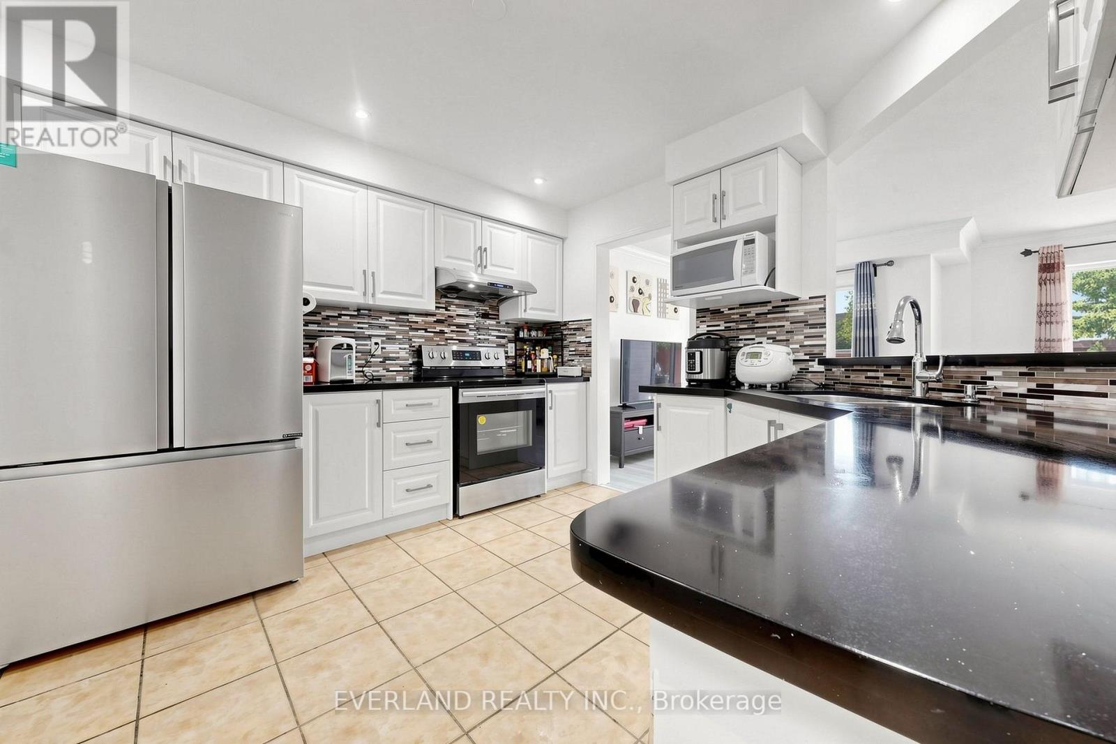 5588 HIGHBANK ROAD - 6