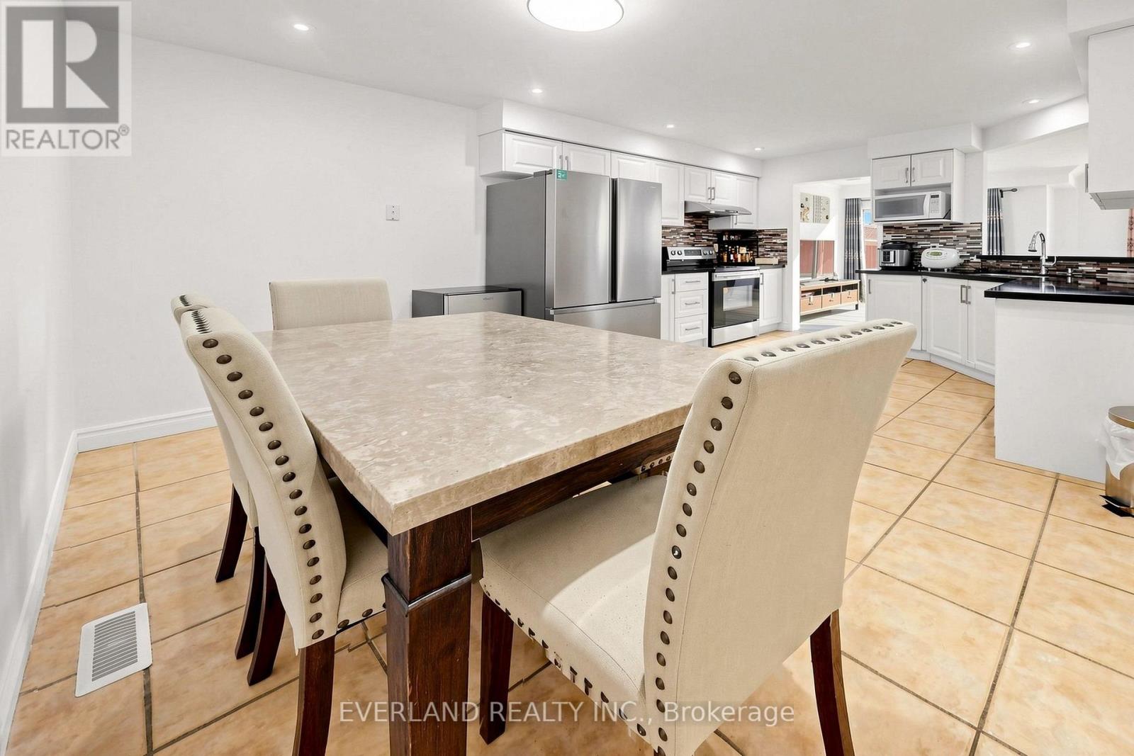 5588 HIGHBANK ROAD - 8