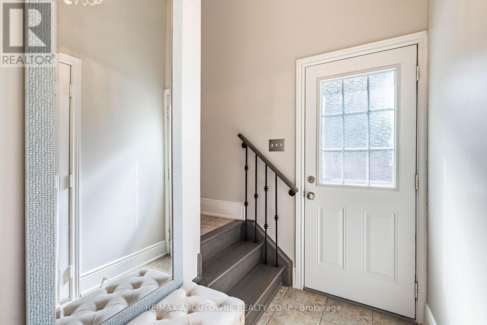 5550 TENTH LINE W - Image 22