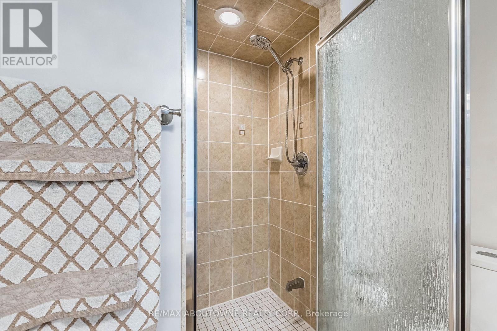 5550 TENTH LINE W - Image 30