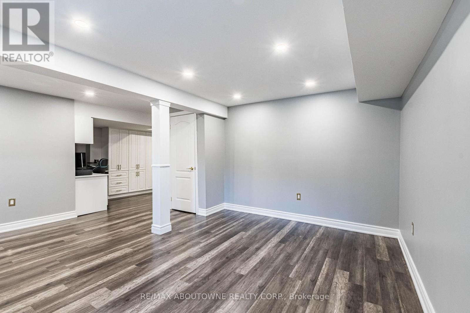 5550 TENTH LINE W - Image 41