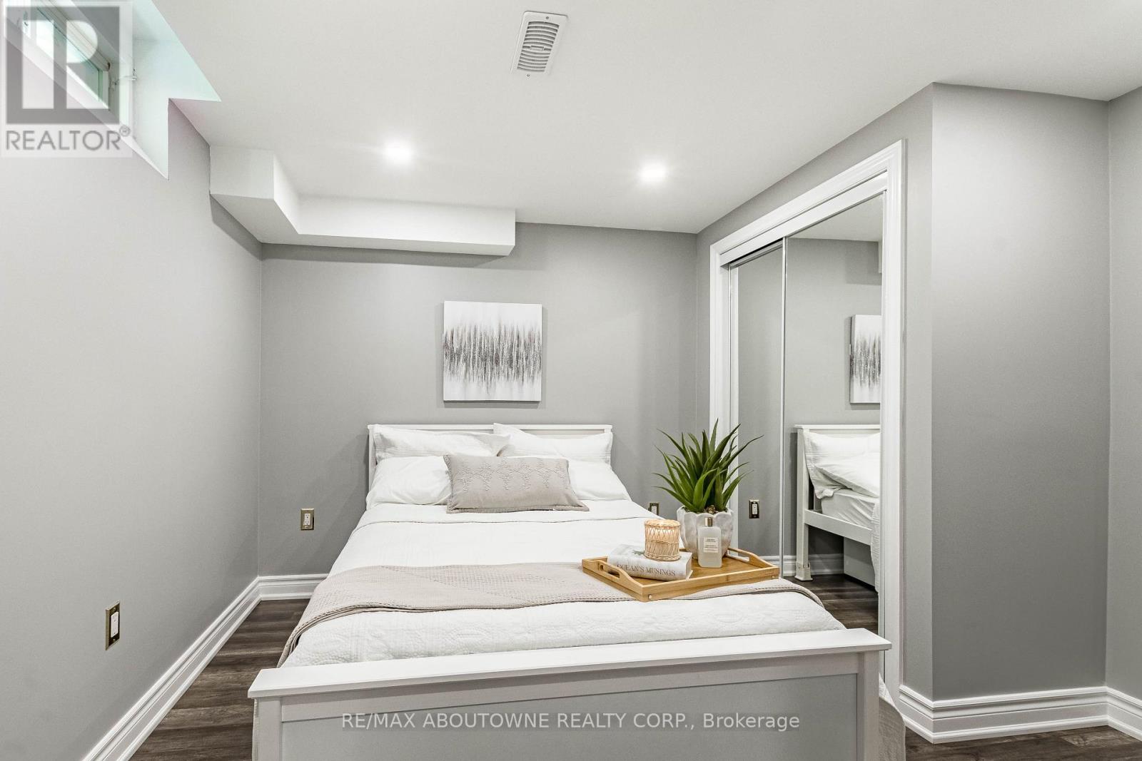 5550 TENTH LINE W - Image 42