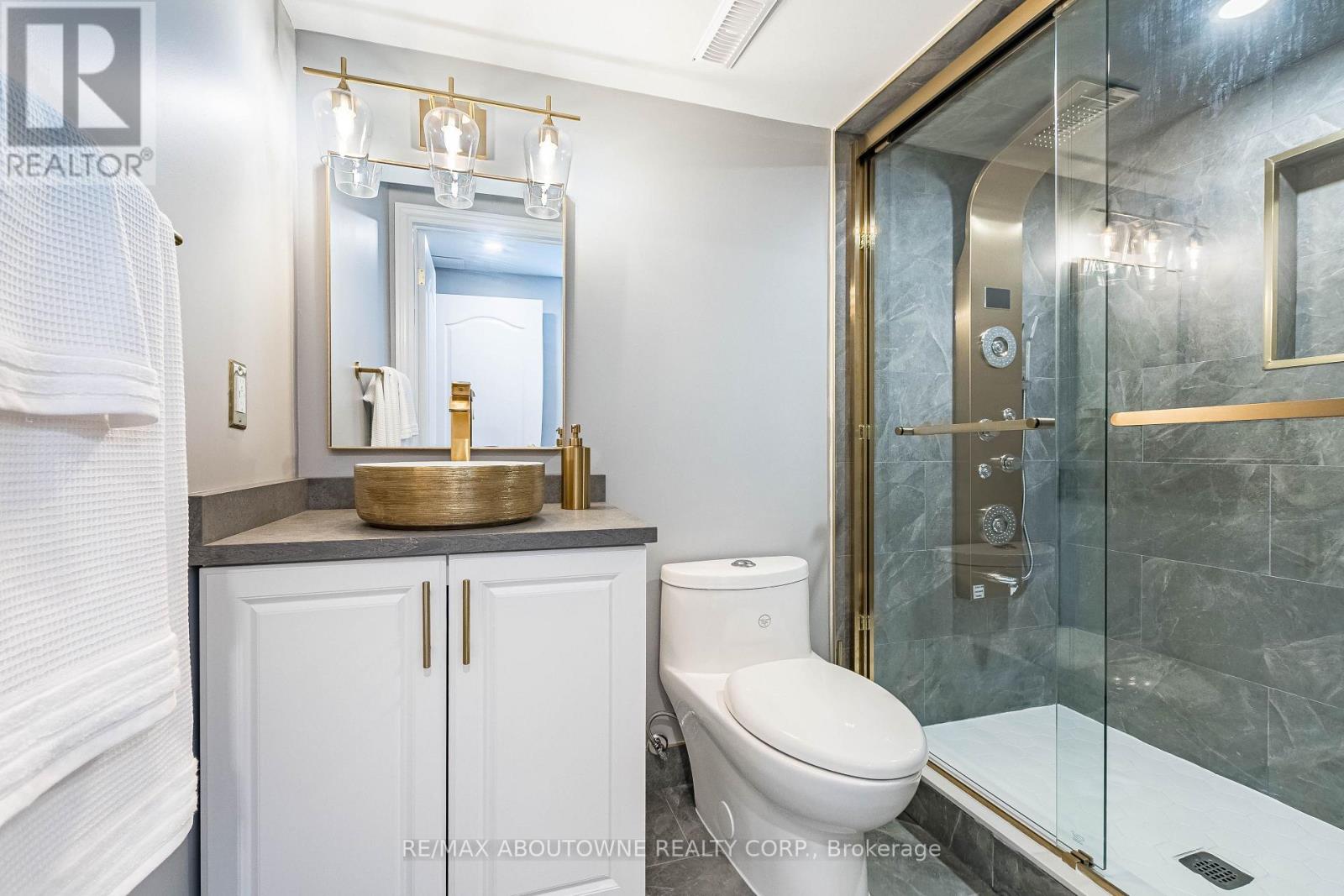 5550 TENTH LINE W - Image 43