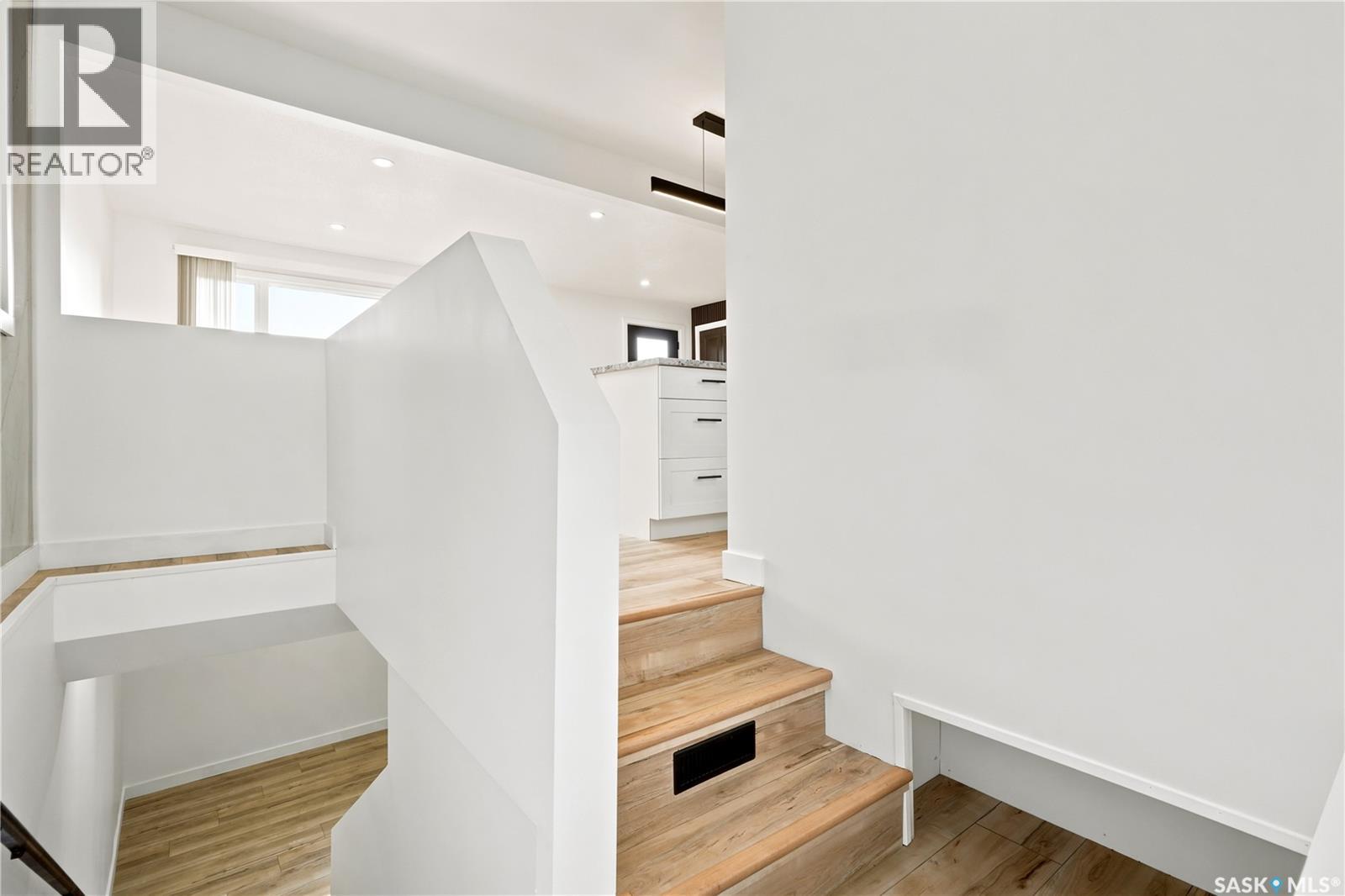 434 Company AVENUE S - Image 18