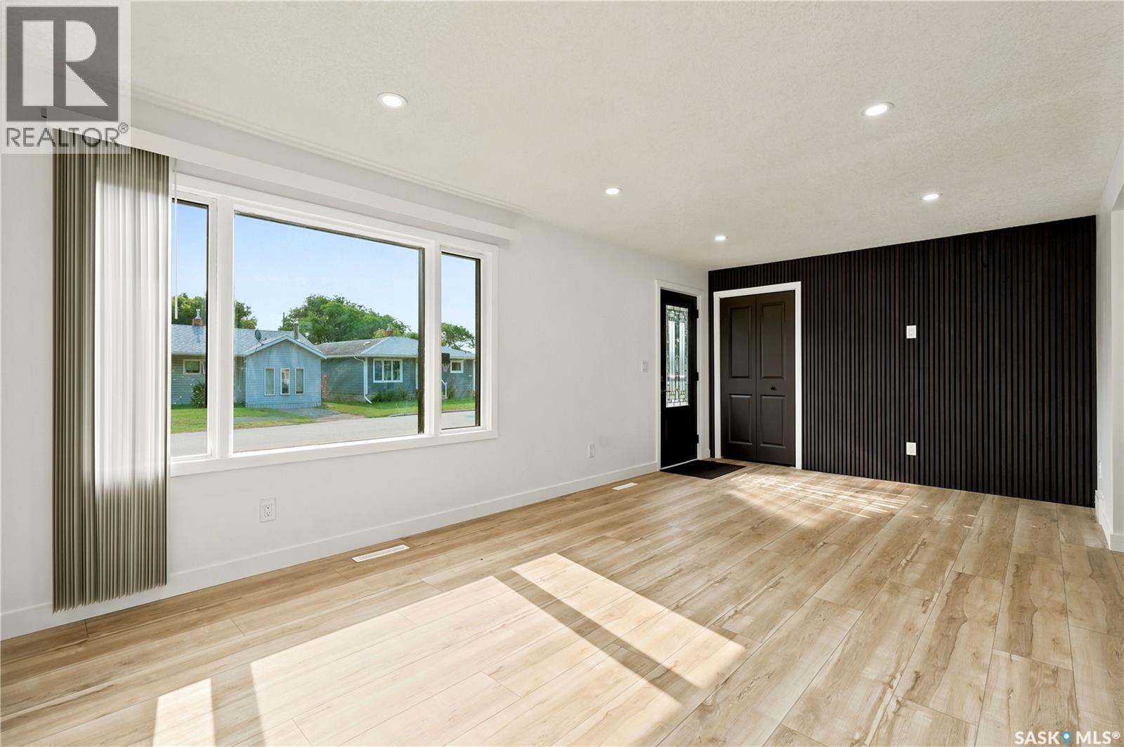 434 Company AVENUE S - 5