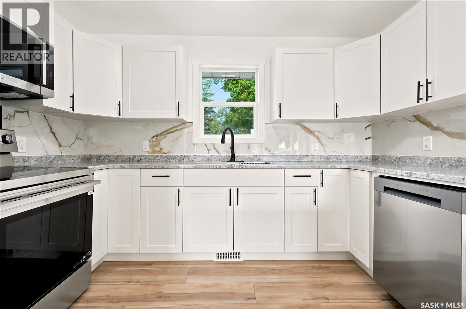 434 Company AVENUE S - Image 9