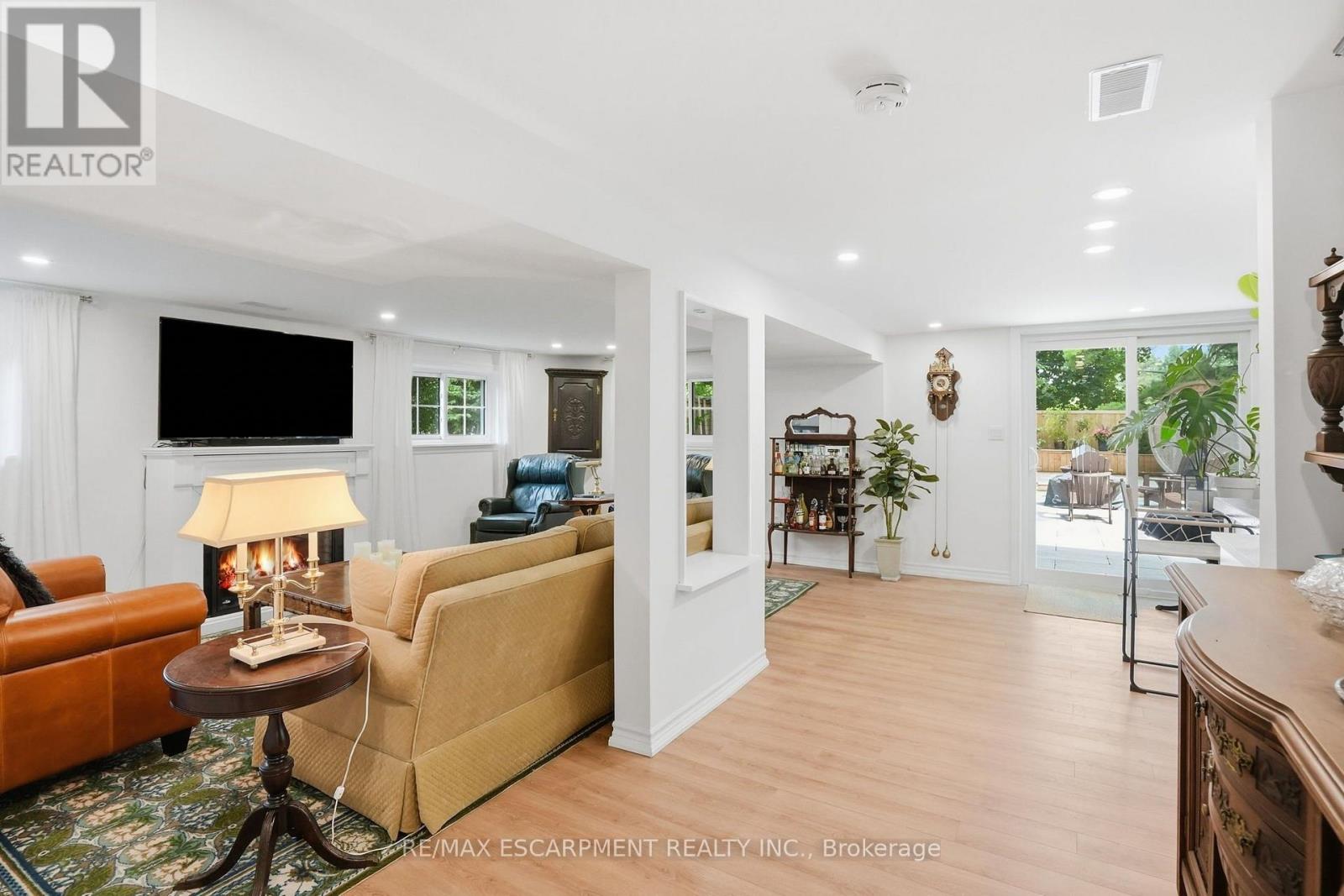 2 JAMESON DRIVE - 28