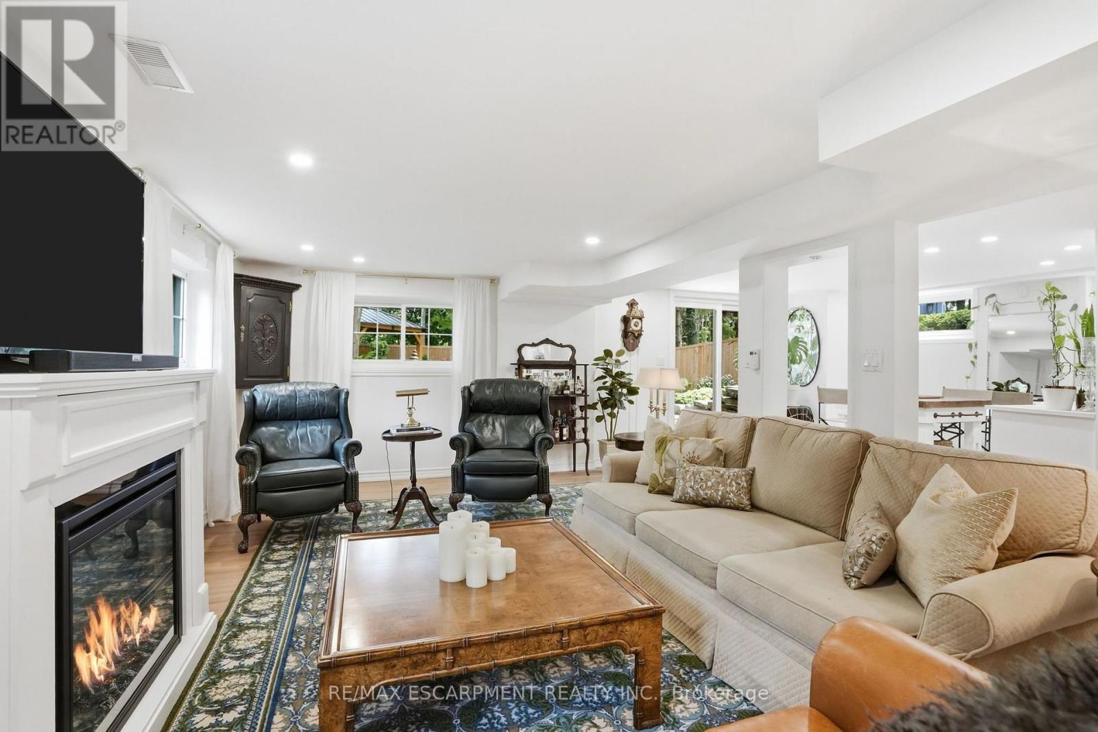 2 JAMESON DRIVE - 30
