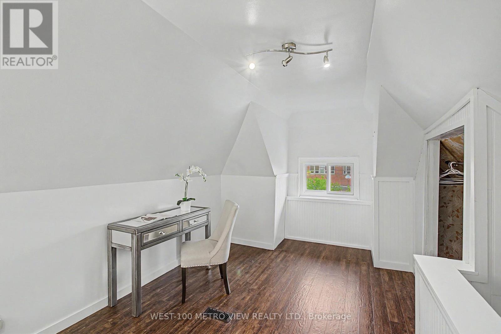 21 SPRINGER AVENUE - 28