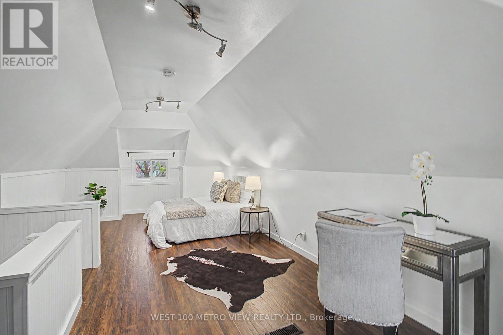 21 SPRINGER AVENUE - 29