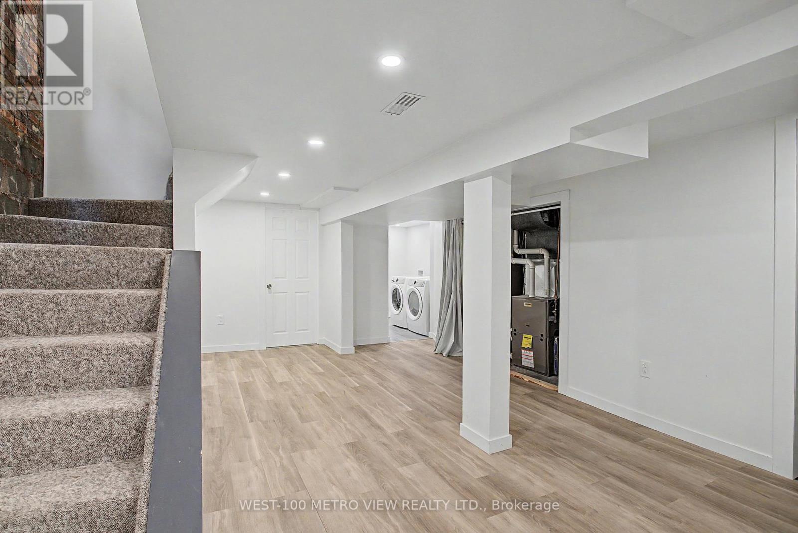 21 SPRINGER AVENUE - 31