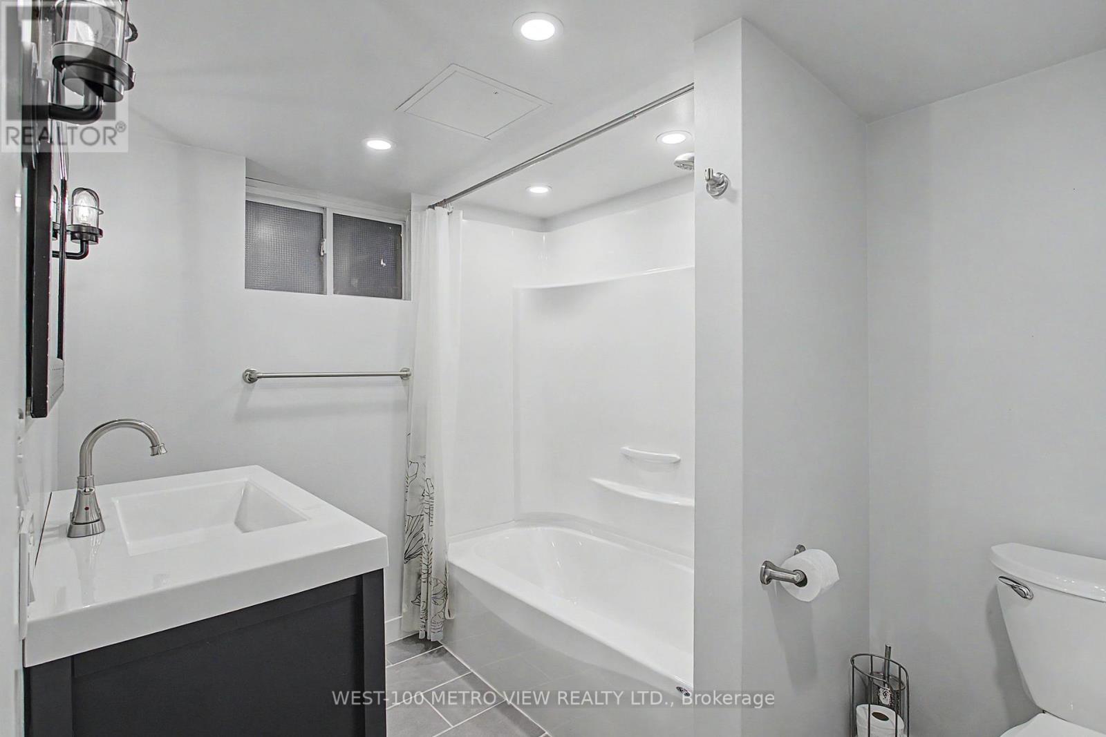 21 SPRINGER AVENUE - 33