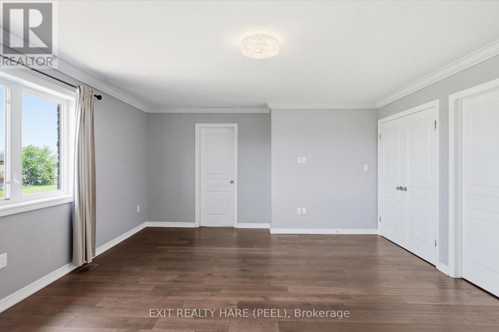174 IRWIN AVENUE - 23