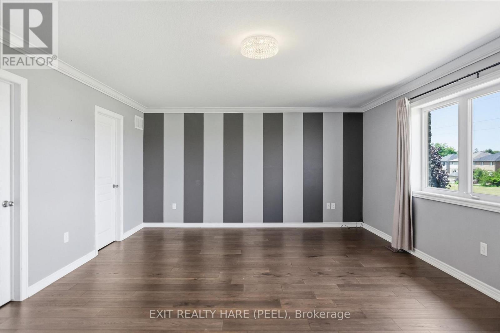 174 IRWIN AVENUE - 24