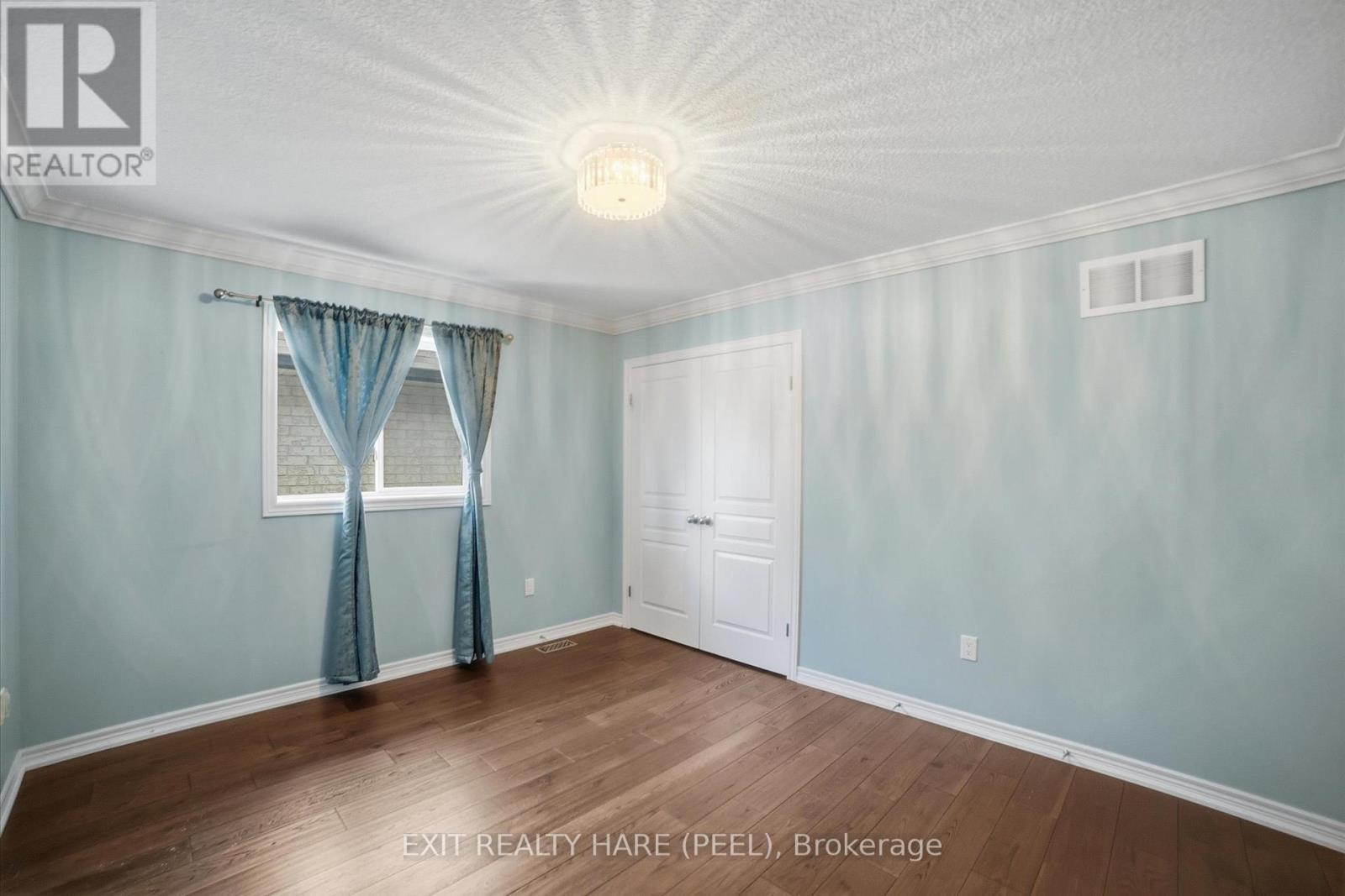 174 IRWIN AVENUE - 33