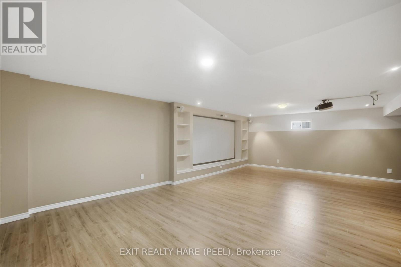 174 IRWIN AVENUE - 35