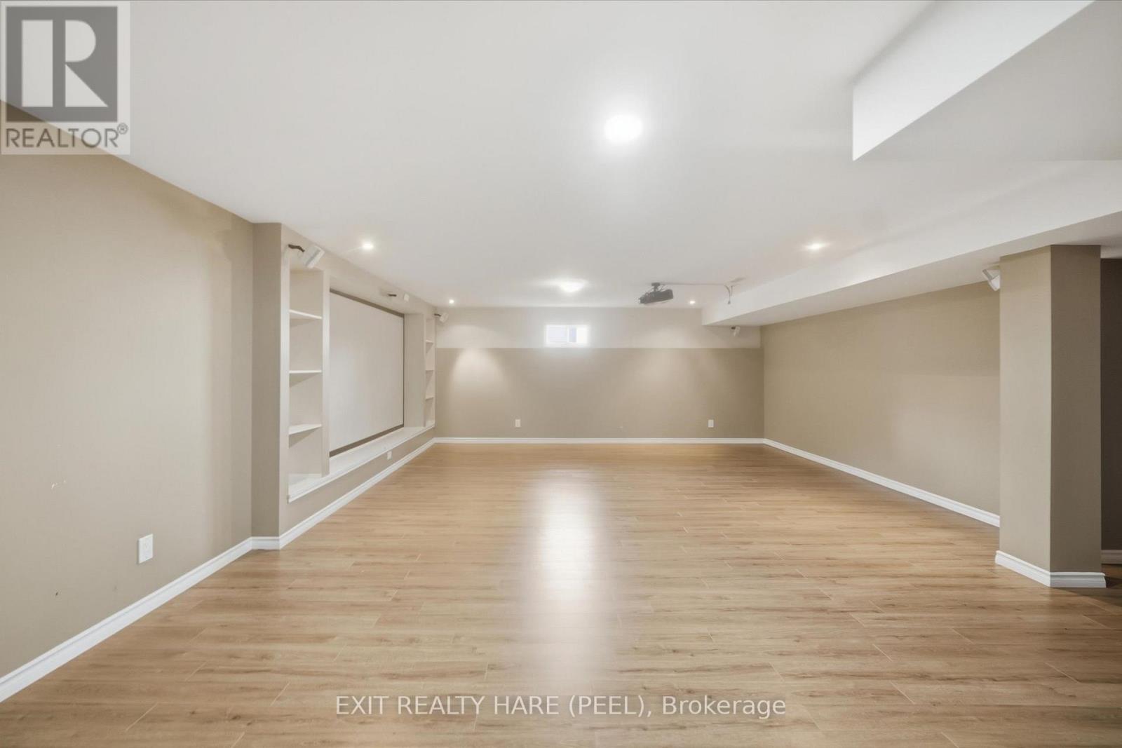 174 IRWIN AVENUE - 36