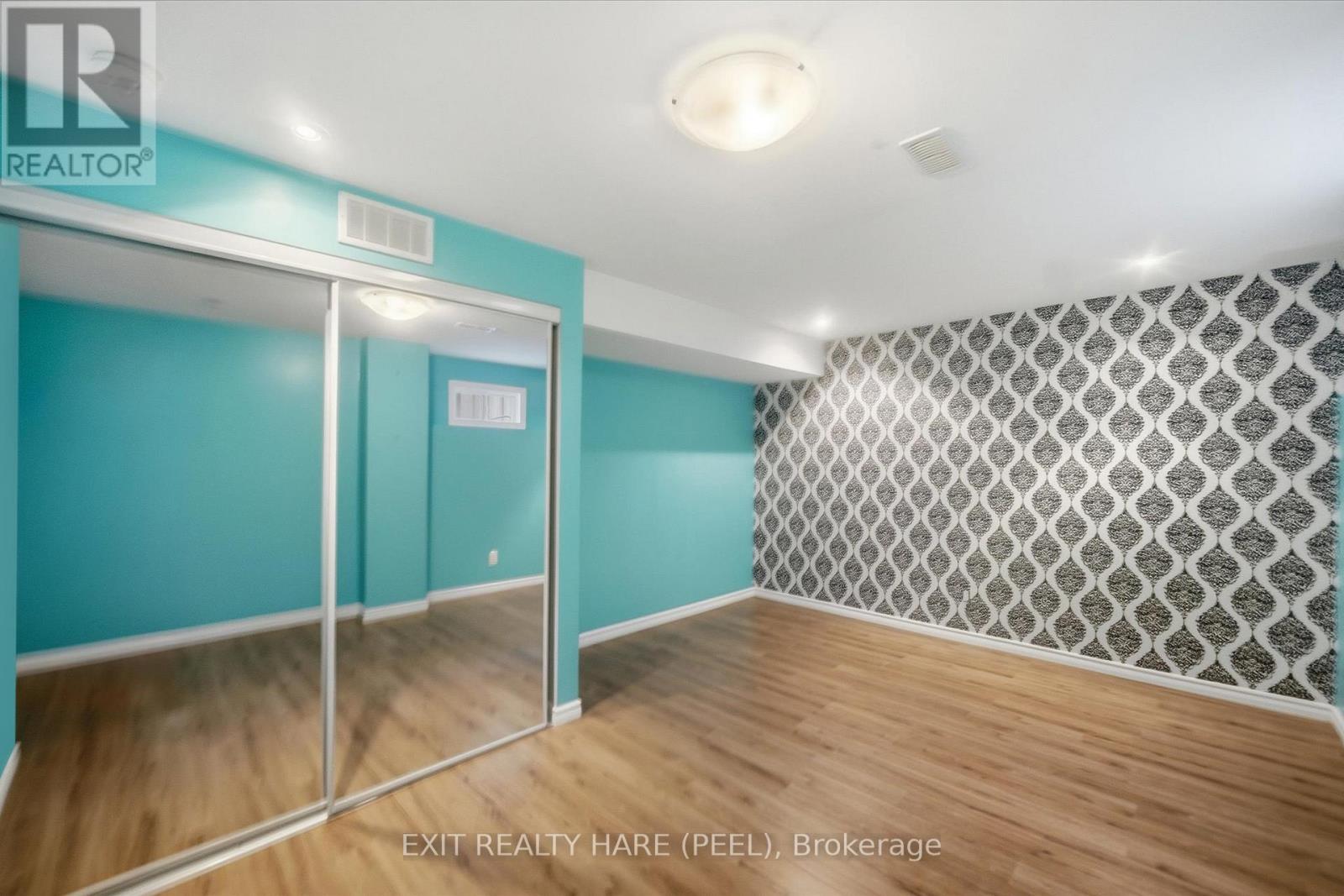 174 IRWIN AVENUE - 41