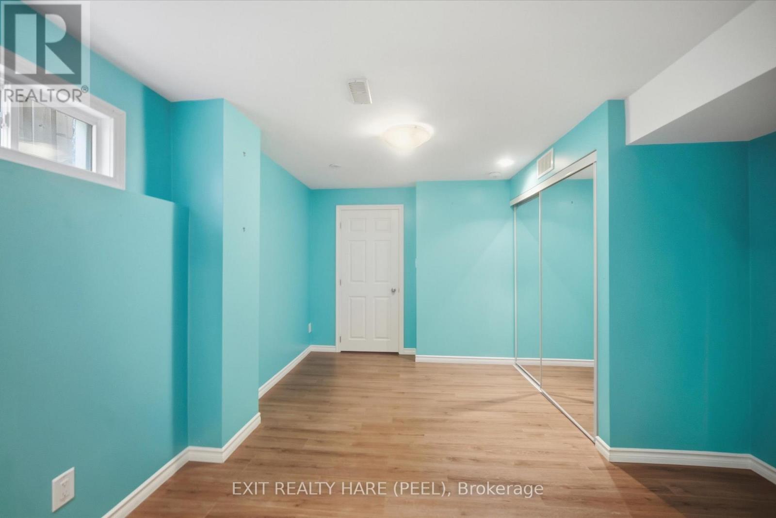 174 IRWIN AVENUE - 42