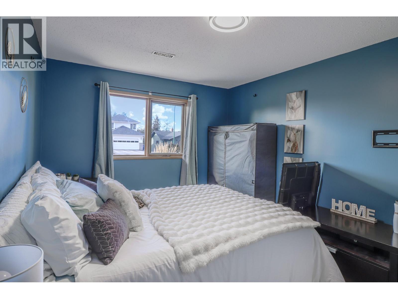 1816 MT CONNELL Crescent - Image 25