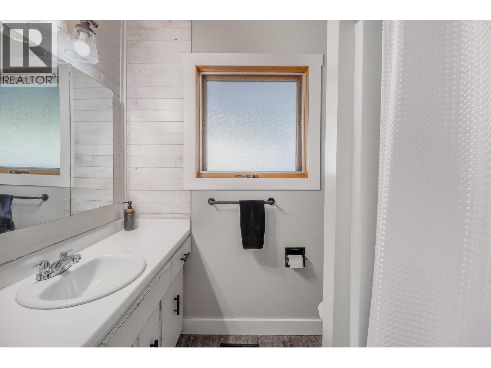 1816 MT CONNELL Crescent - 22